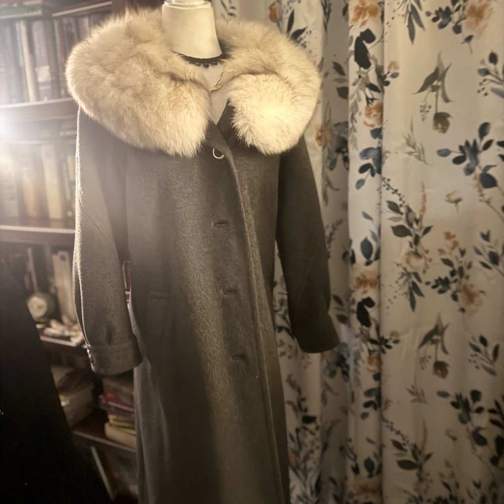 Elegant Authentic Vintage Wool Gray Fur Collar Coat, full length, buttons.